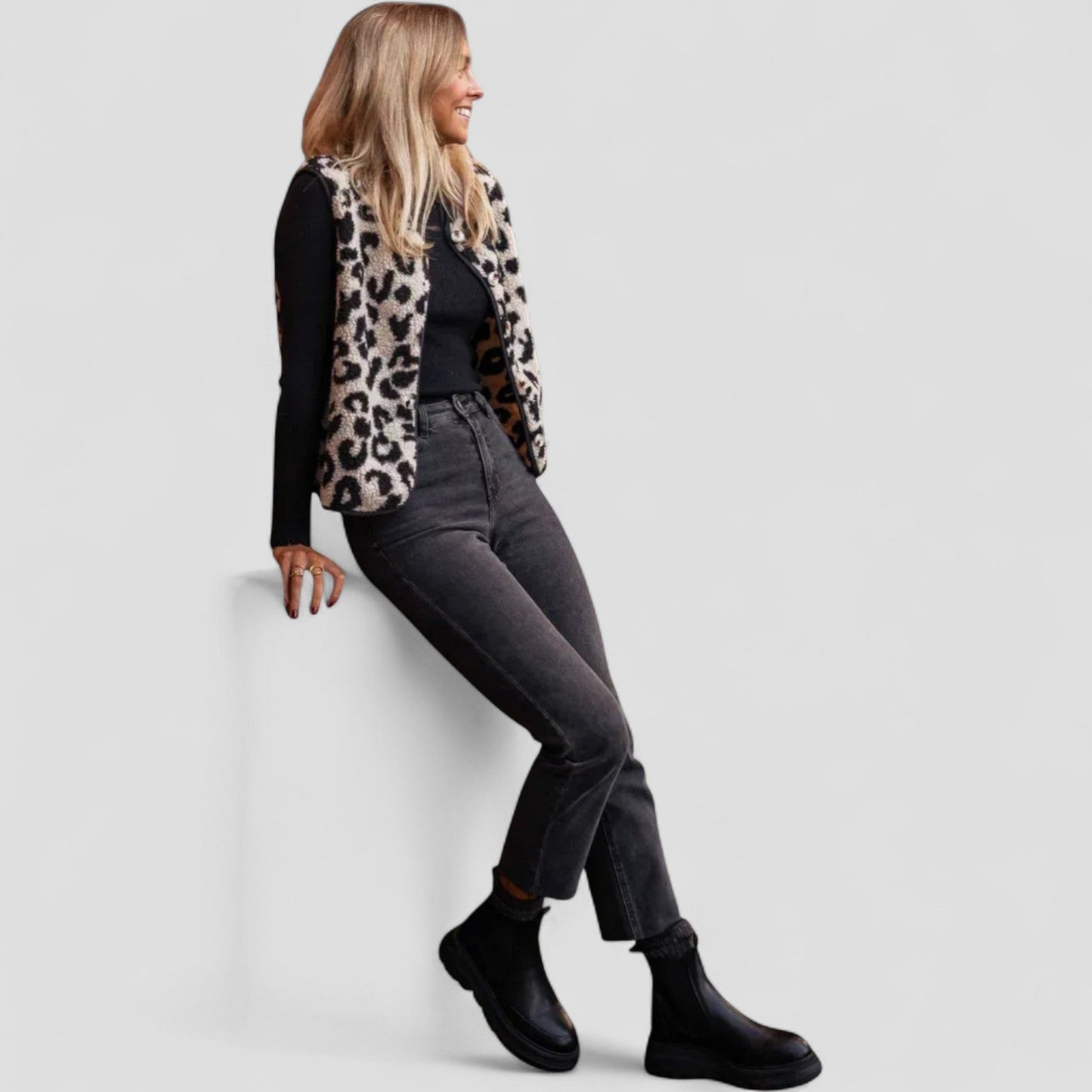 ASTRID™ - The Leopard Knit Vest